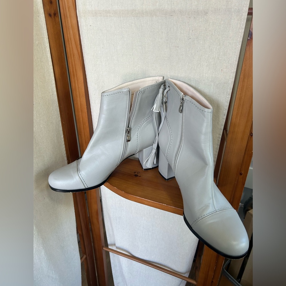 Lonia Ankle Boots